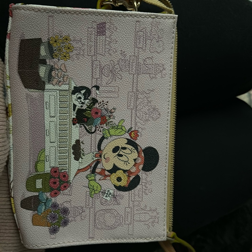Disney Dooney and Bourke flower and garden, Minnie mouse, Crossbody bag